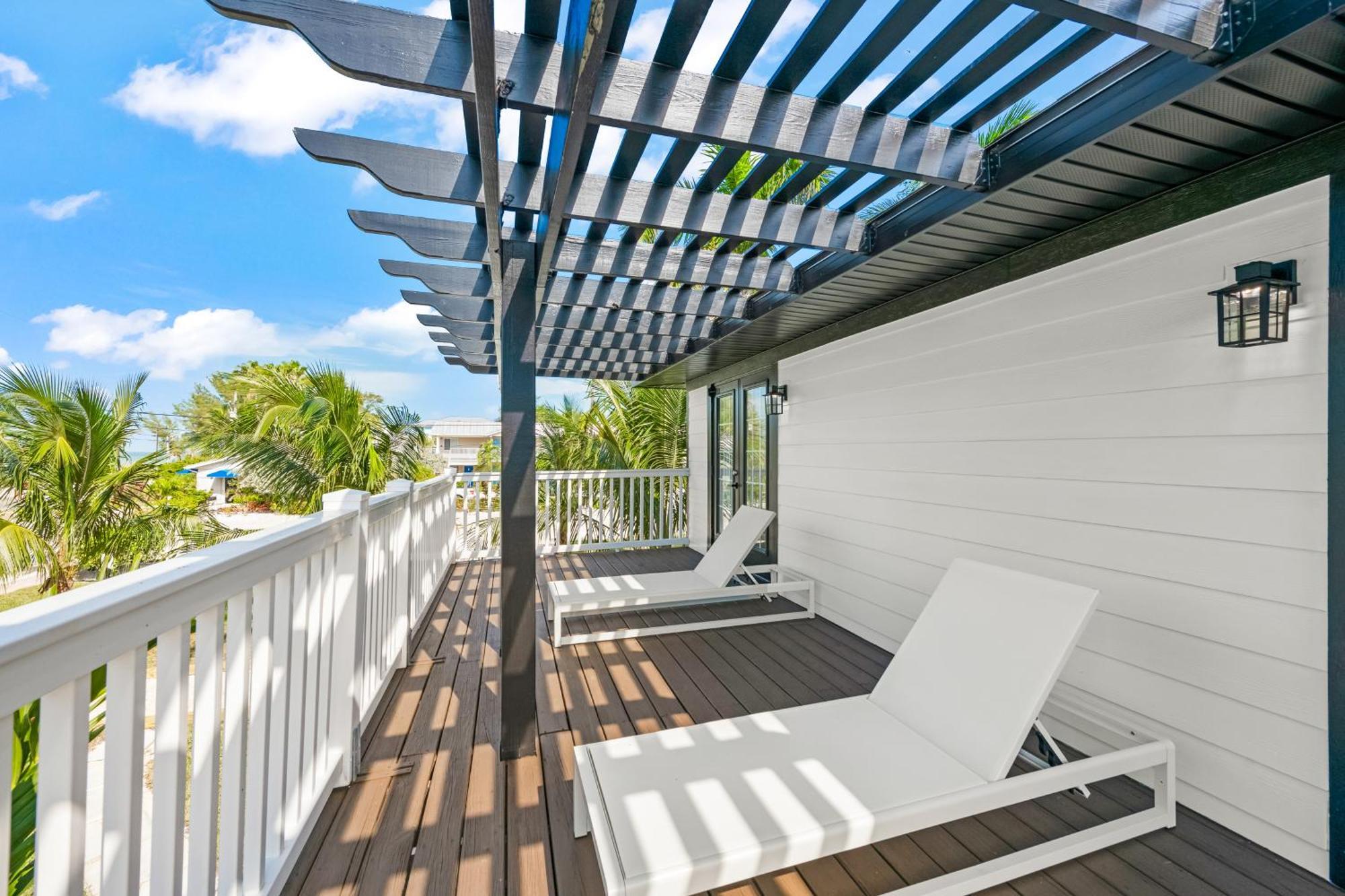 Tropic Isle At Anna Maria Island Inn Bradenton Beach Exterior photo