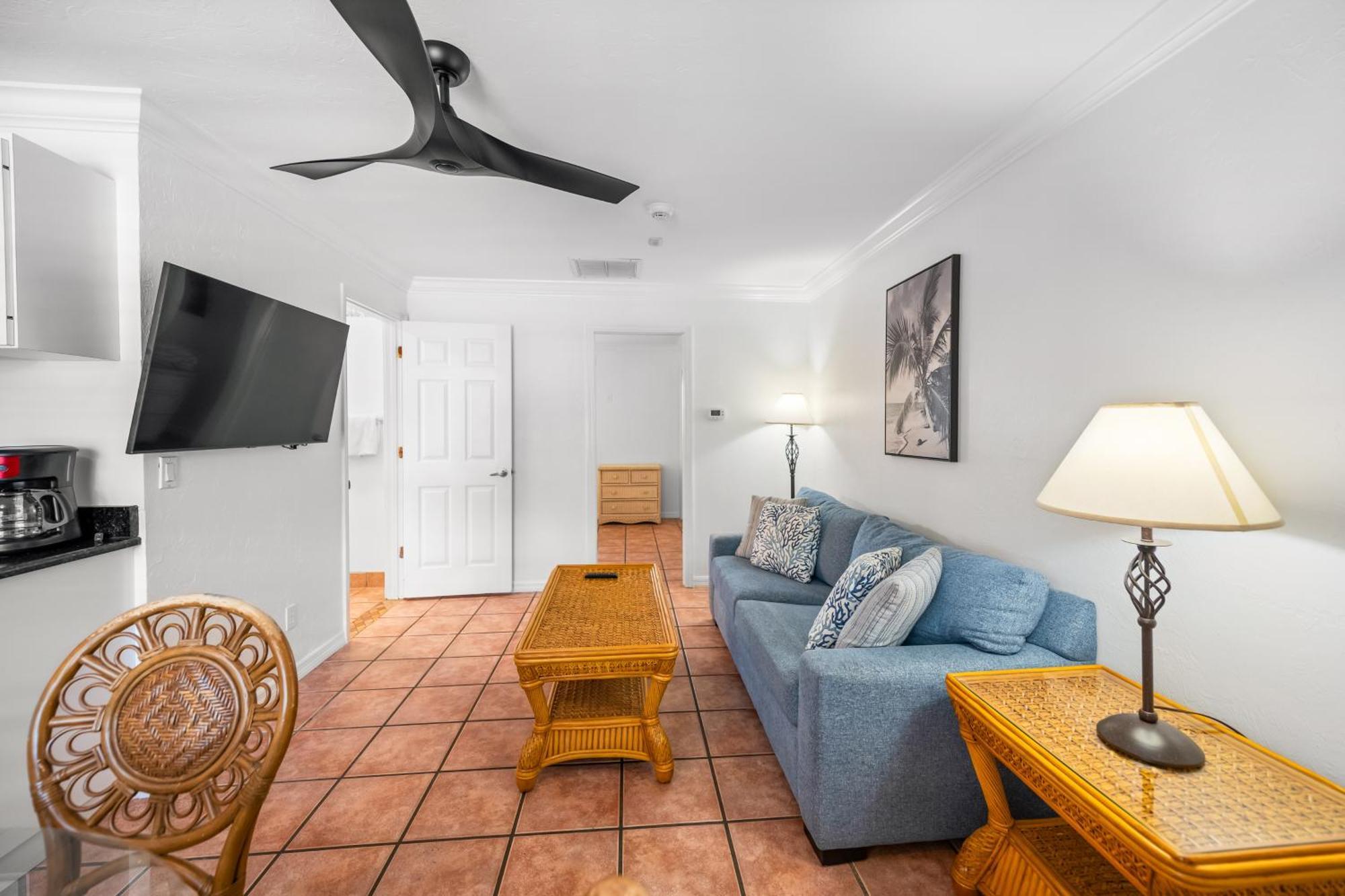 Tropic Isle At Anna Maria Island Inn Bradenton Beach Exterior photo