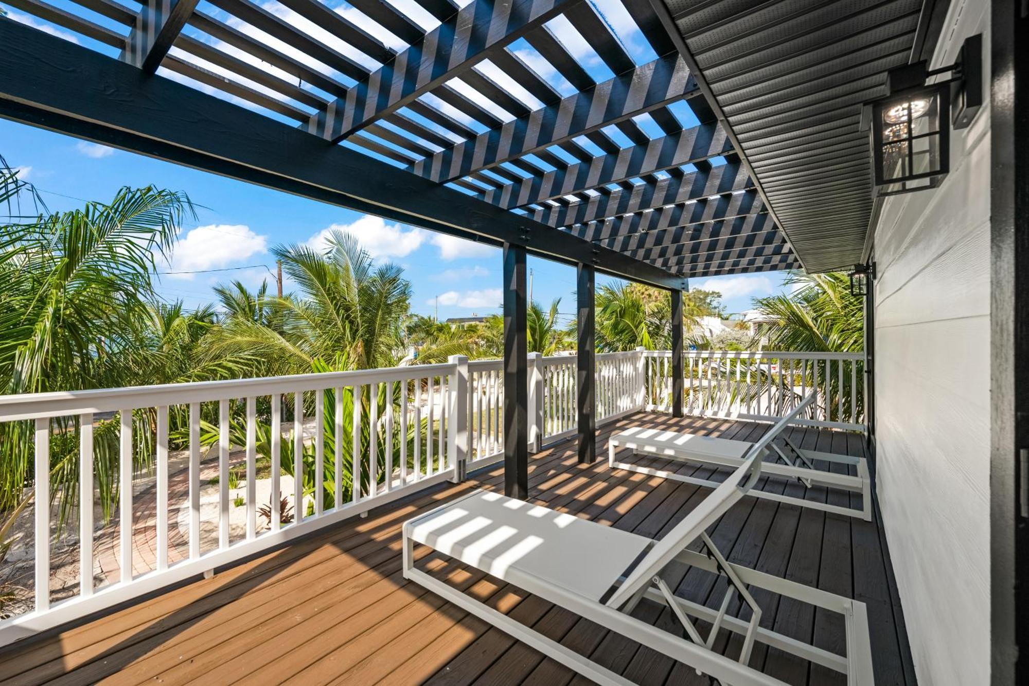 Tropic Isle At Anna Maria Island Inn Bradenton Beach Exterior photo
