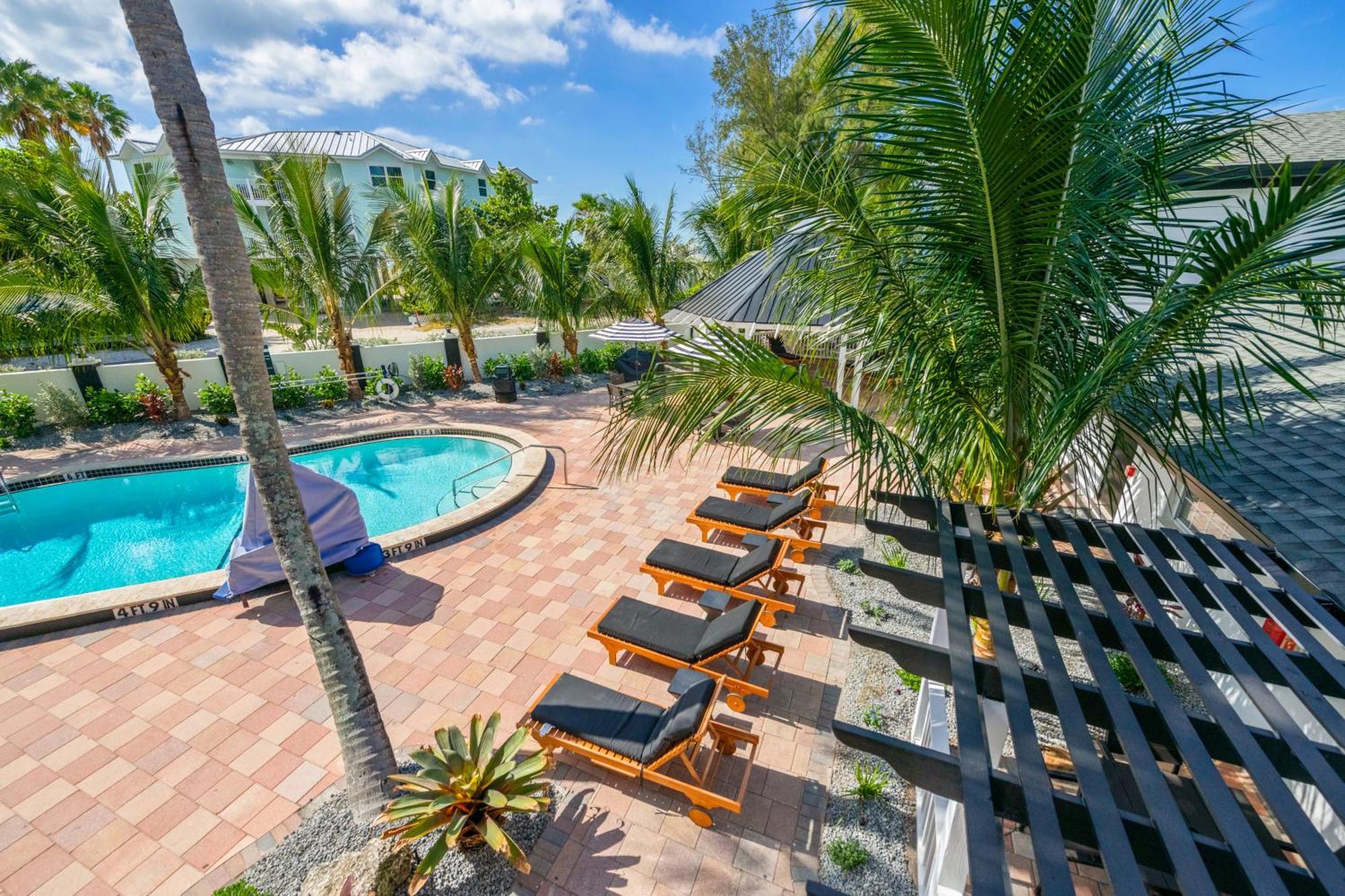 Tropic Isle At Anna Maria Island Inn Bradenton Beach Exterior photo
